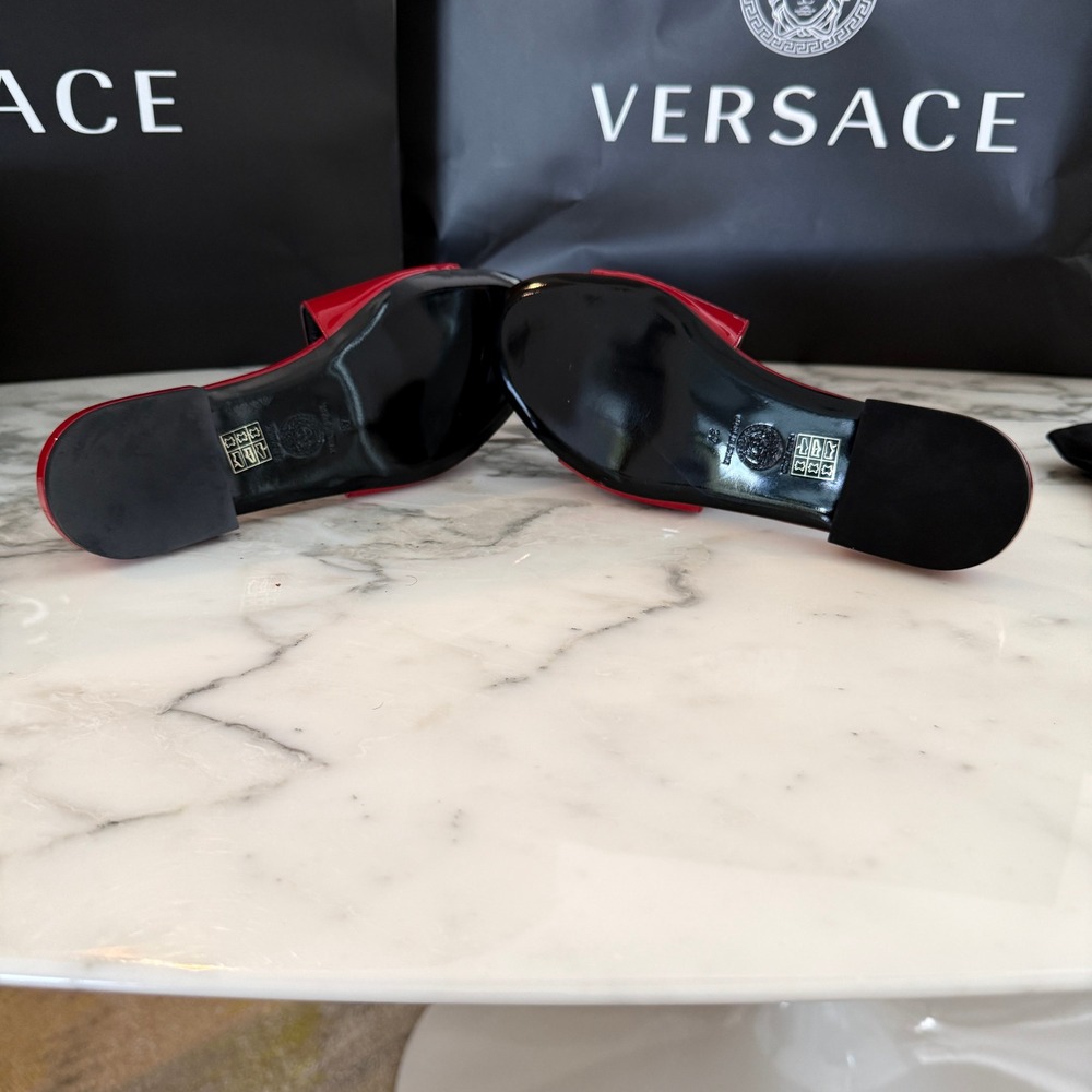 Versace Medusa Biggie Red Patent Leather Flat Slides Sandals Gold Hardware 37 - Picture 7 of 14